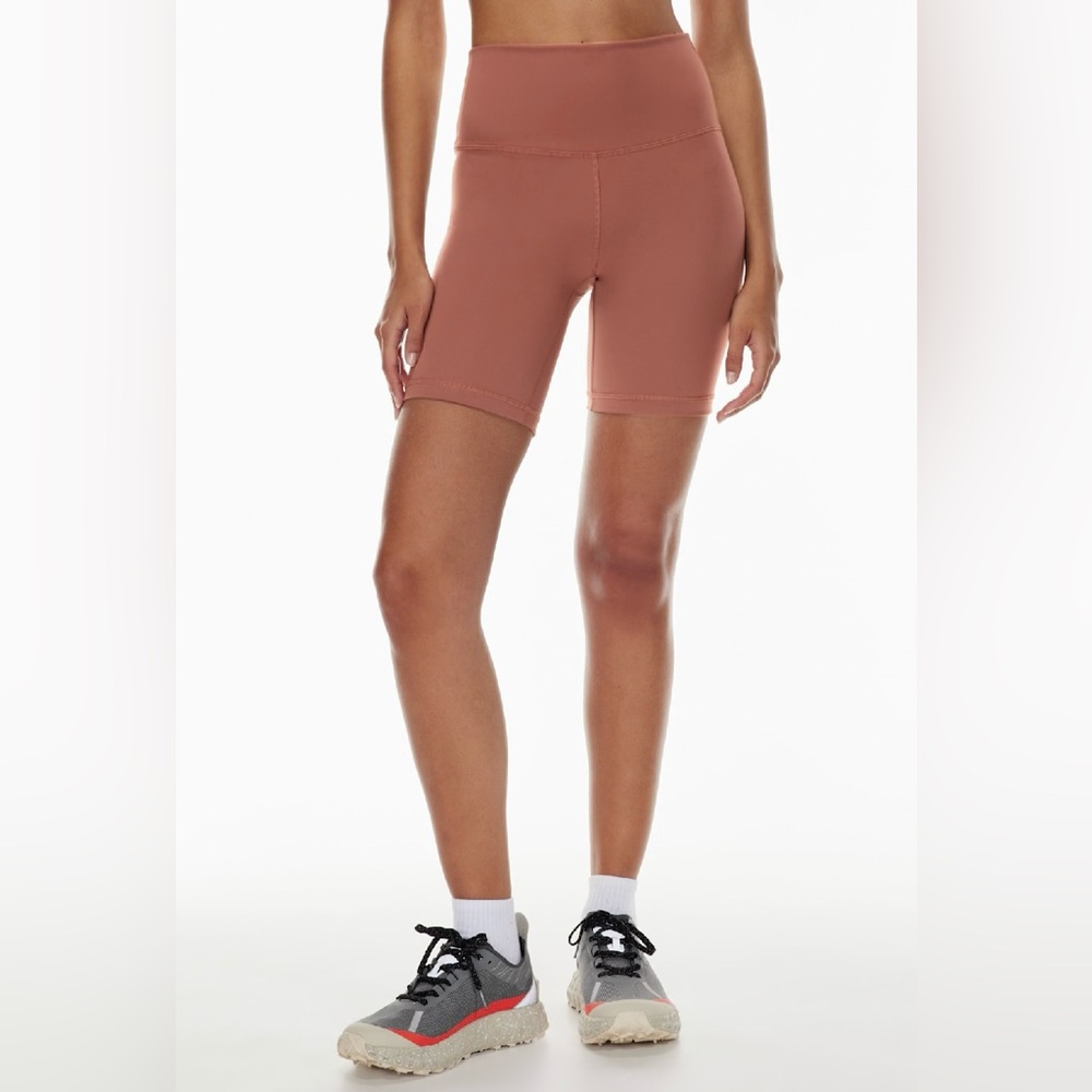 TNA Hi Rise 7” Bike Shorts Small in Red Argil